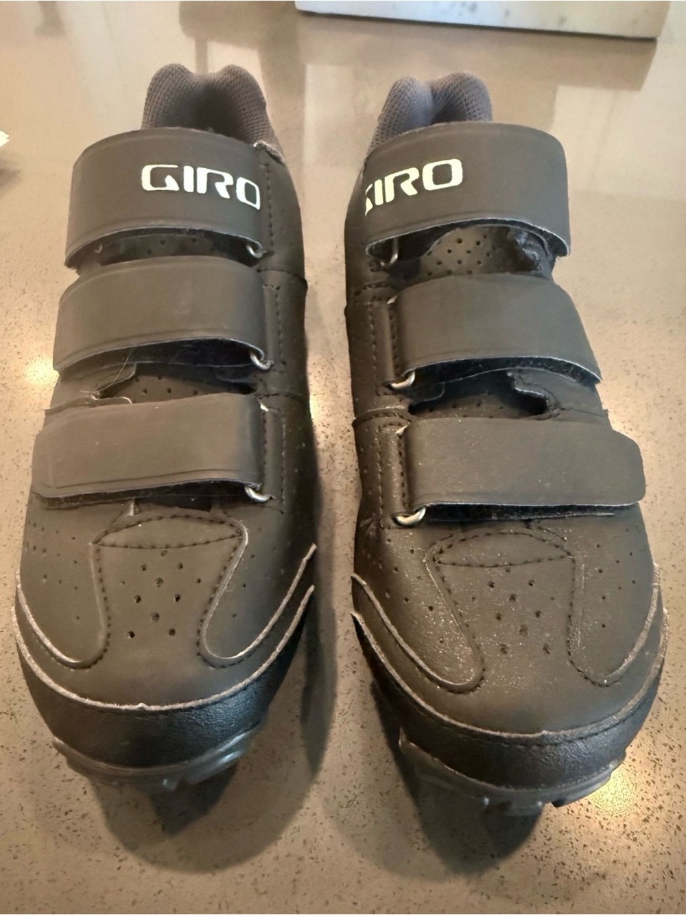 Giro women’s Cycling Shoe Dark Gray black 6.5 spinning